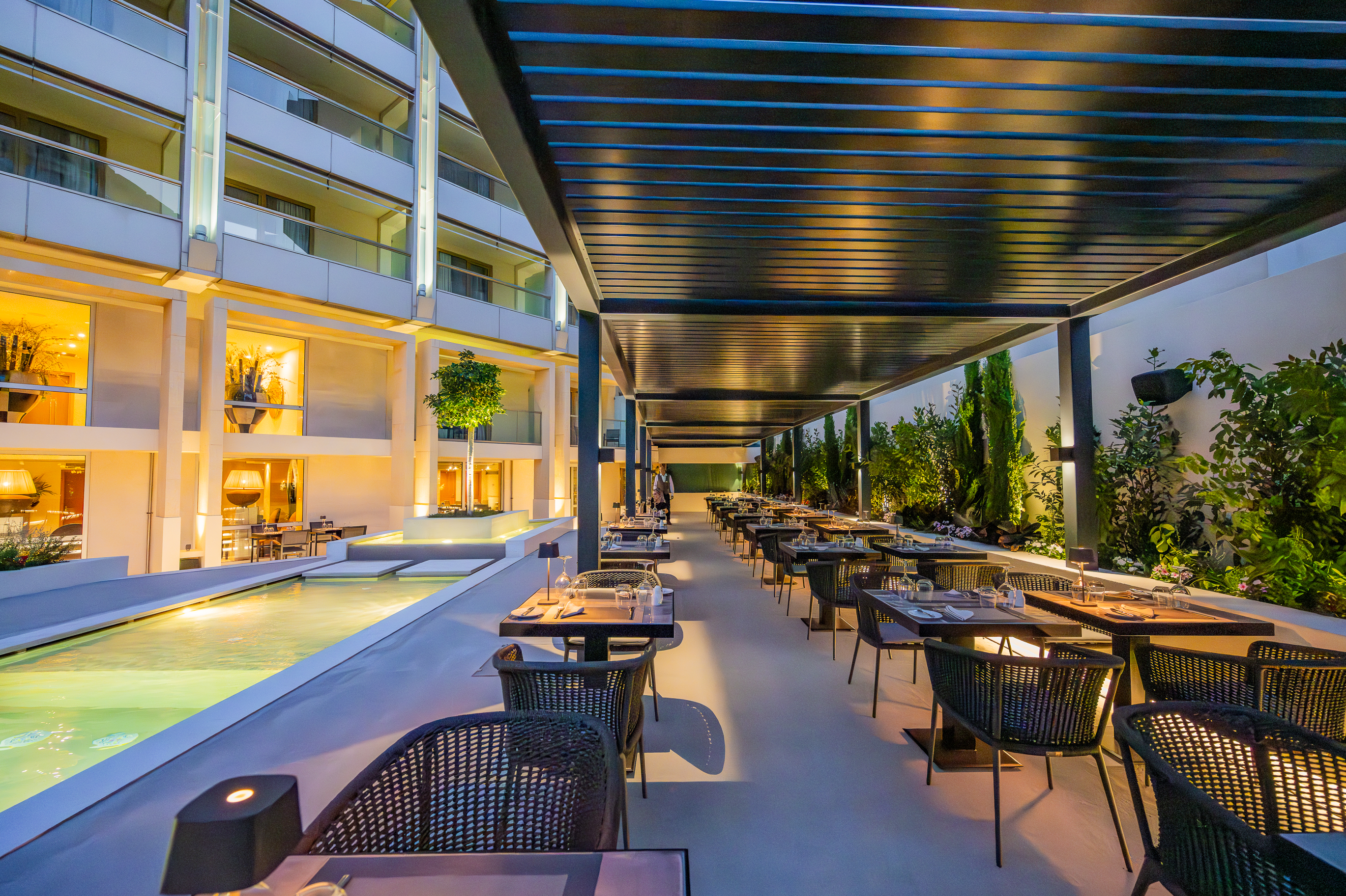 divani-escape-vouliagmeni — gallery-1