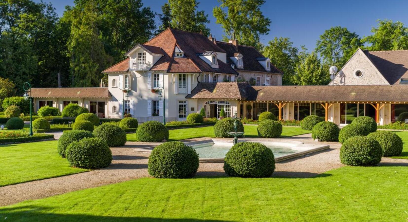 Hostellerie de Levernois Burgundy (Wing 2)
