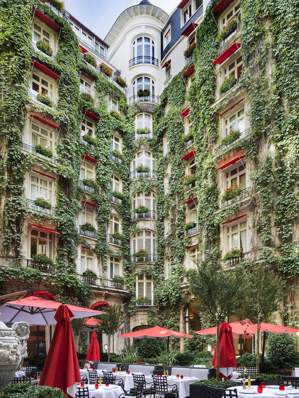 Hôtel Plaza Athénée, Dorchester Collection — photo 1