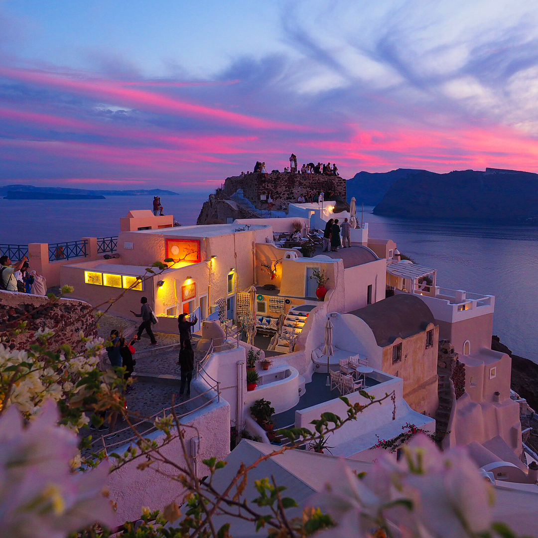 Oia Sunset Cliff Palace (Wing 2) — photo 3