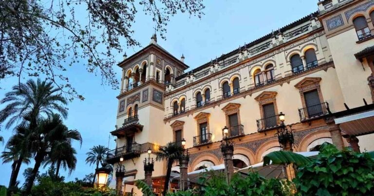 Palacio Santa Cruz Seville — photo 4