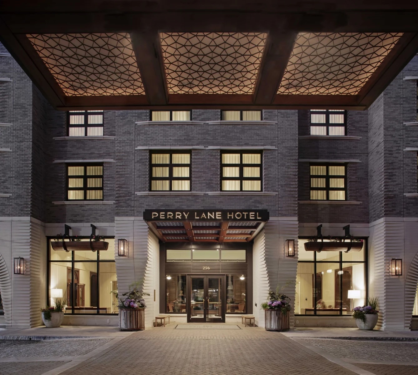 Perry Lane Hotel, Luxury Collection — photo 1