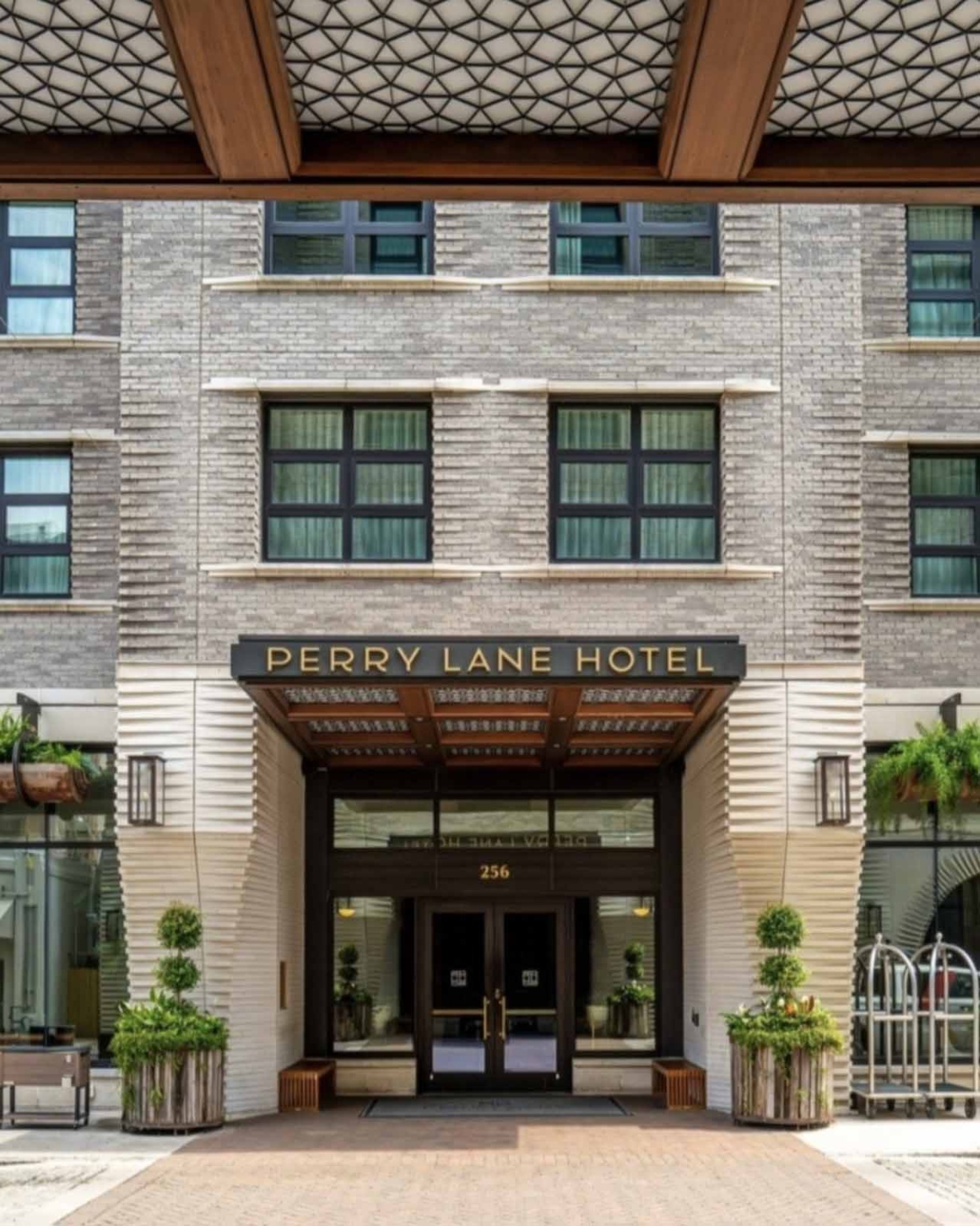 Perry Lane Hotel, Luxury Collection