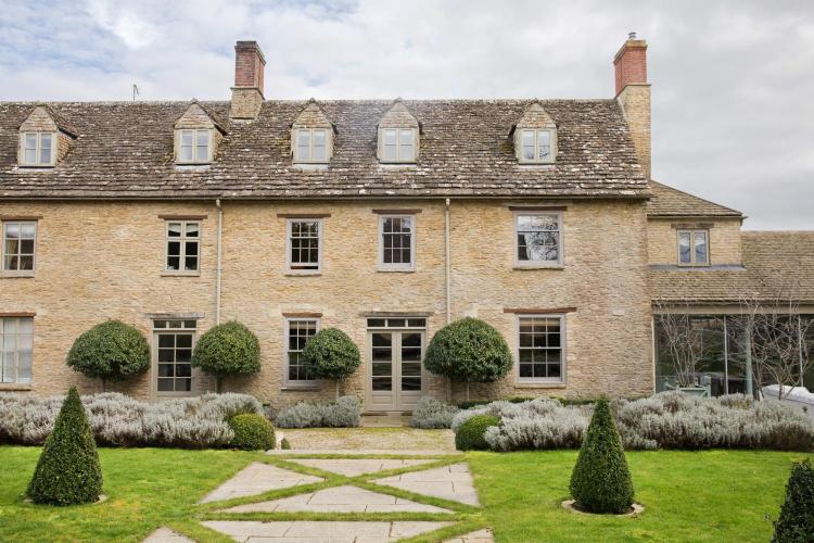 Thyme Southrop Manor Estate (Wing 2) — photo 4