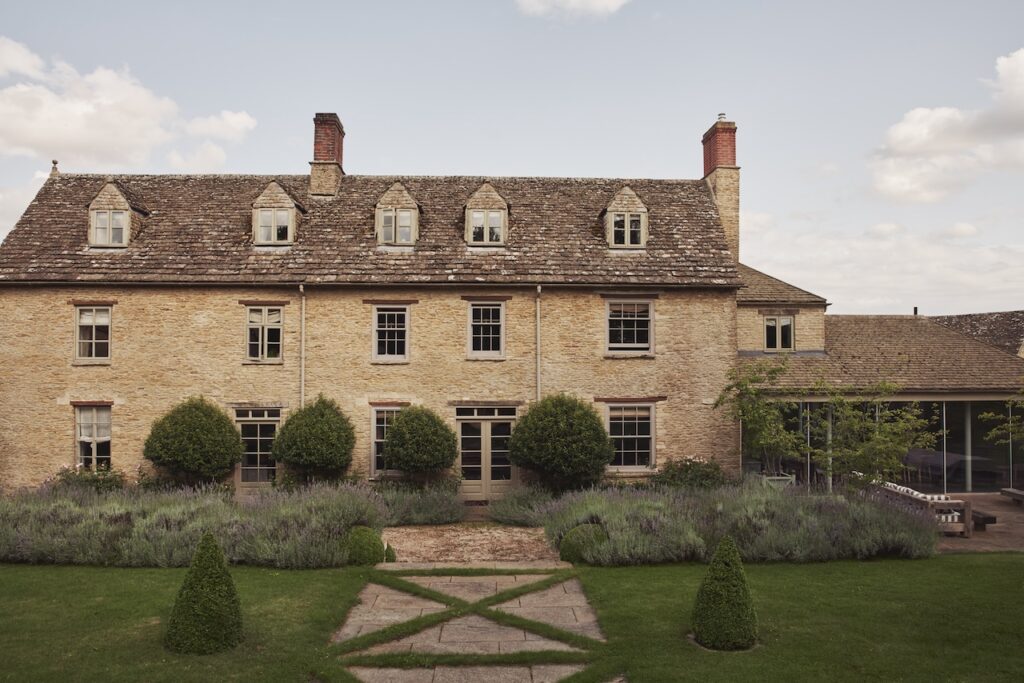 Thyme Southrop Manor Estate (Wing 2)