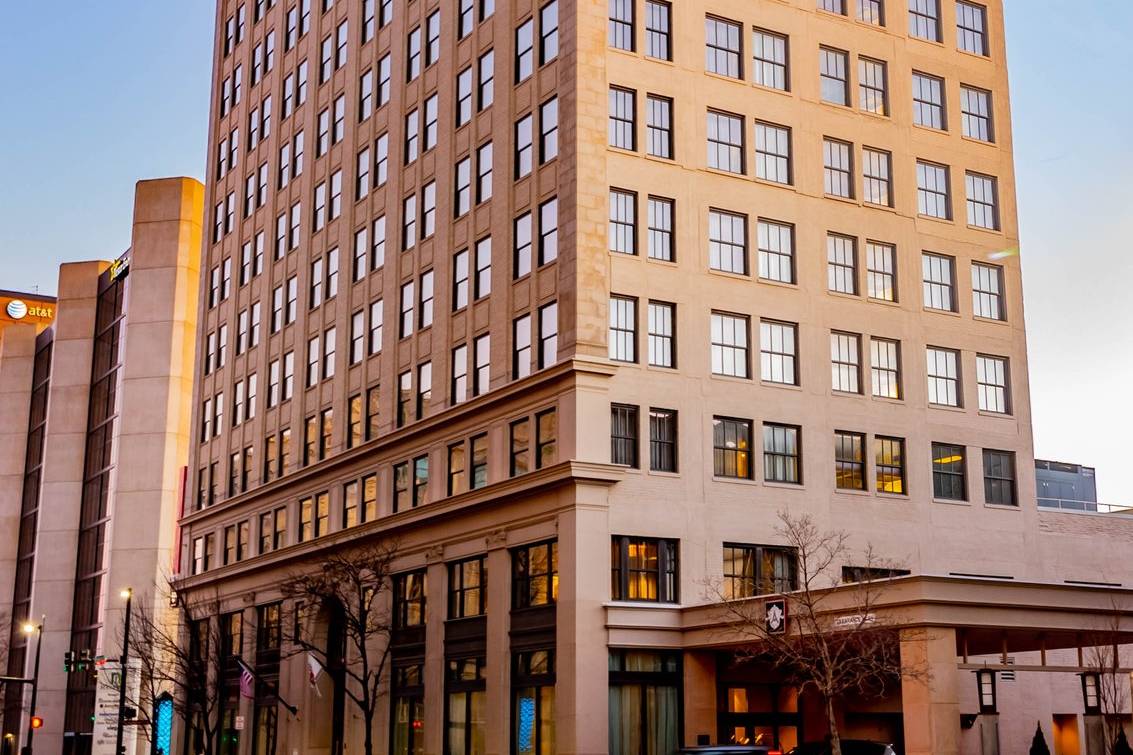 The Ambassador Hotel Wichita, Autograph Collection — photo 1