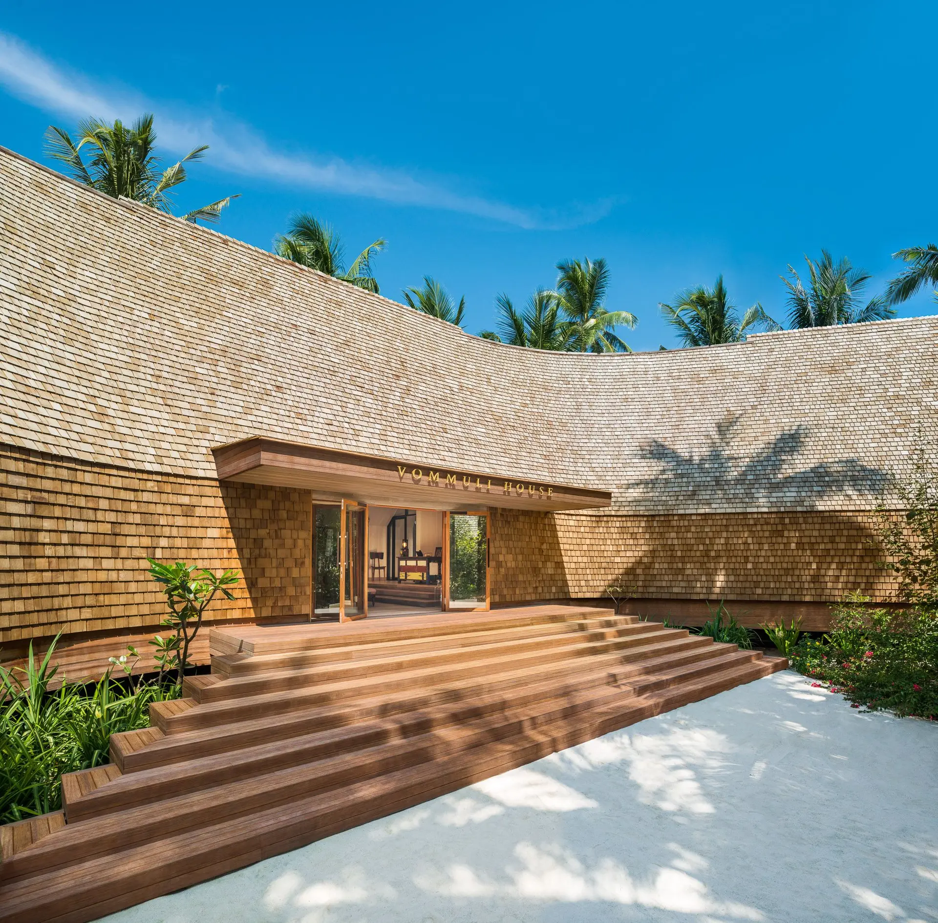 The St. Regis Maldives Vommuli Resort — photo 3